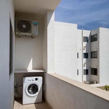 Spacious Luxury 3br With Terrace & Open Views - Zurrieq, Close To Sea Appartement Zurrieq