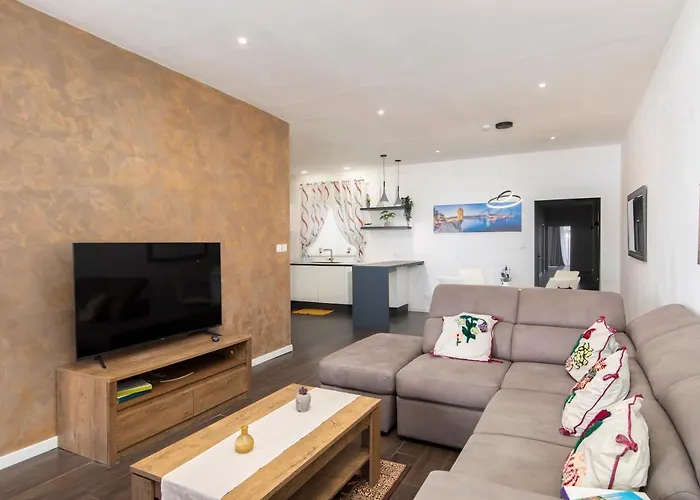 Spacious Luxury 3br With Terrace & Open Views - Zurrieq, Close To Sea Apartment