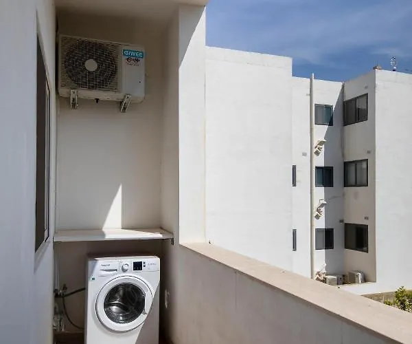 Spacious Luxury 3br With Terrace & Open Views - Zurrieq, Close To Sea شقة Zurrieq