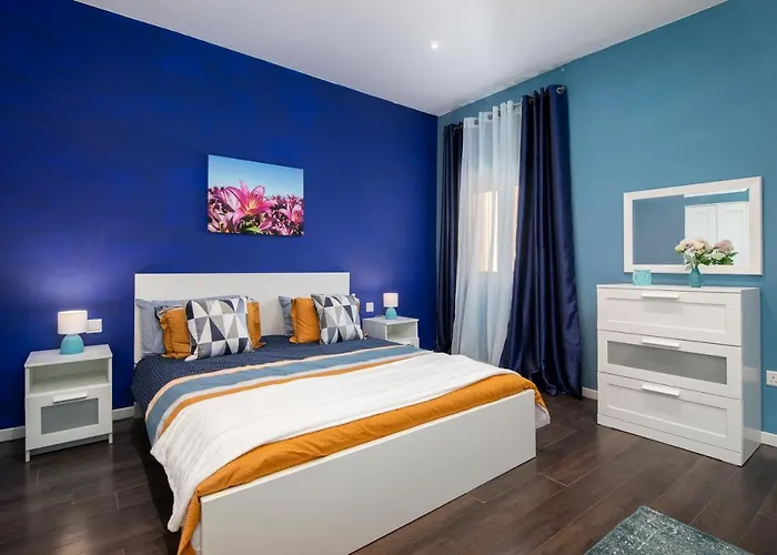 Spacious Luxury 3br With Terrace & Open Views - Zurrieq, Close To Sea * Zurrieq