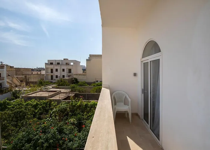 Spacious Luxury 3br With Terrace & Open Views - Zurrieq, Close To Sea شقة *